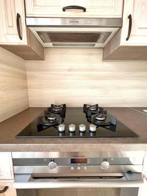 New Apartment With A View In The Town Center Narva Exterior foto