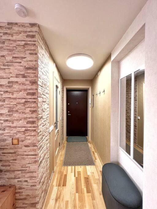 New Apartment With A View In The Town Center Narva Exterior foto