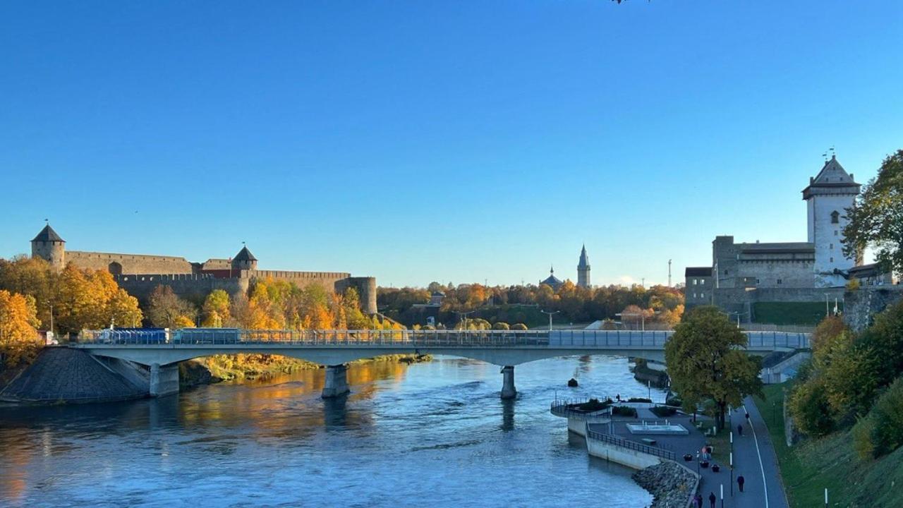 New Apartment With A View In The Town Center Narva Exterior foto